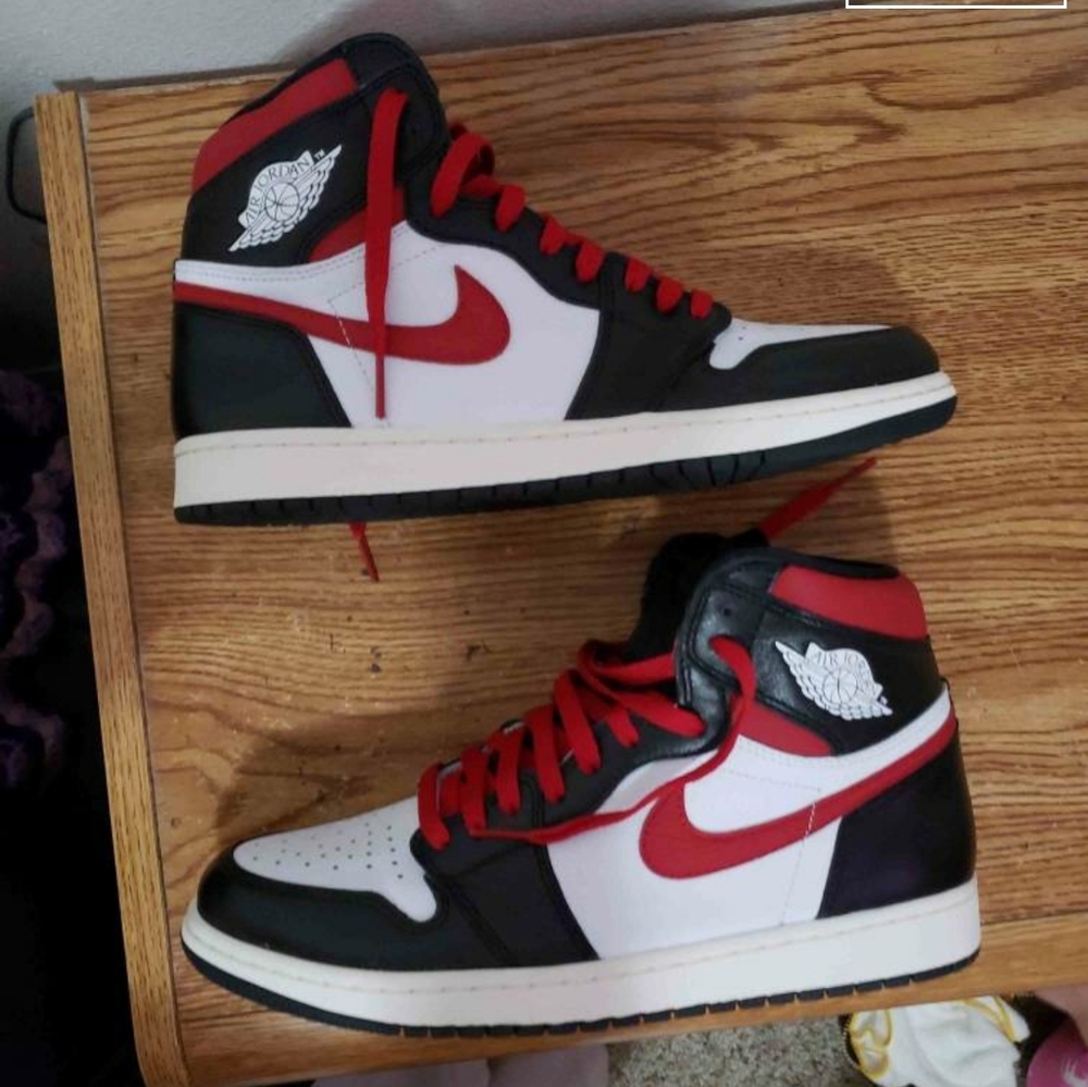 Jordan 1 gym red
